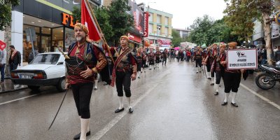 Kozan’da İsmet Atlı Karakucak Güreşleri yağmur altında başladı