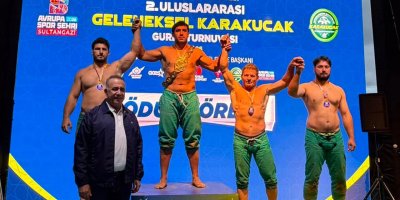 Kozan’da başpehlivan Efe Anıl Al oldu