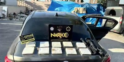 Adana’da iki araçta 2 kilo 95 gram metamfetamin ele geçirildi
