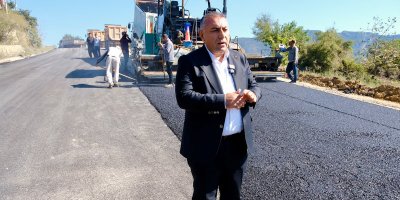 Güngör Geçer, Göller Yaylası’ndaki asfalt çalışmalarını inceledi