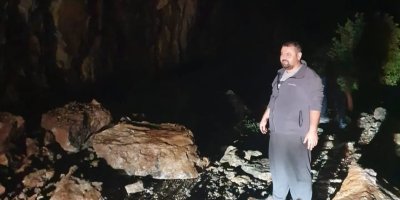 Feke-Tapan yolunda kaya düşmesi nedeniyle ulaşım durdu