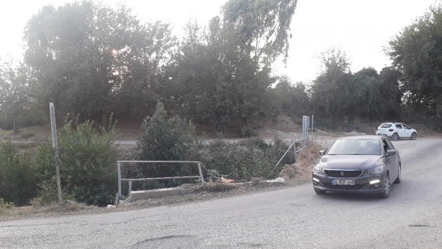 Adana’da motosiklet dereye uçtu: 1 ölü