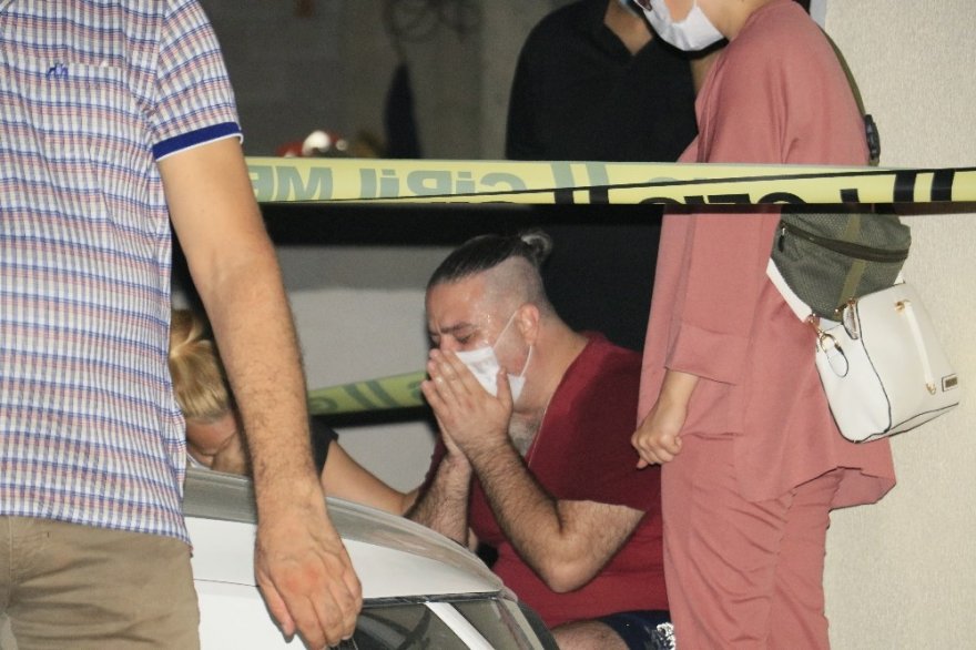 Vali yardımcısının öldürdüğü kardeşi ve annesinin cesetleri adli tıpa kaldırıldı