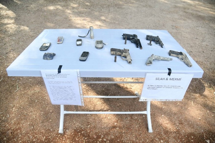 Gölden çıkarılan atık ve çöpler sergilendi