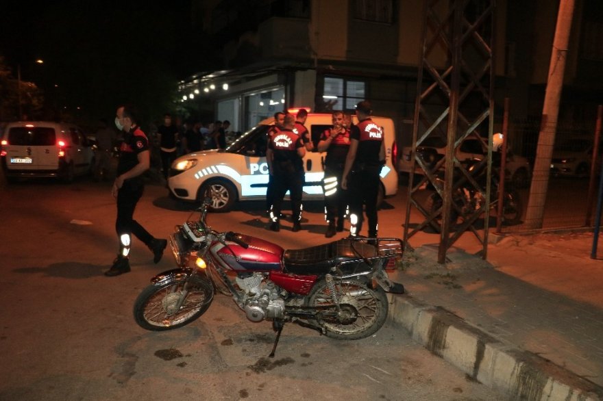 Motosikletini bırakıp polisten kaçtı, ara sokakta yakalandı