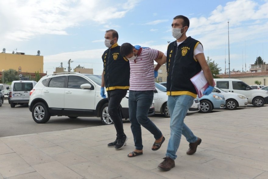 Cenaze almaya gelen vatandaşın altınlarını çalan zanlılar yakalandı