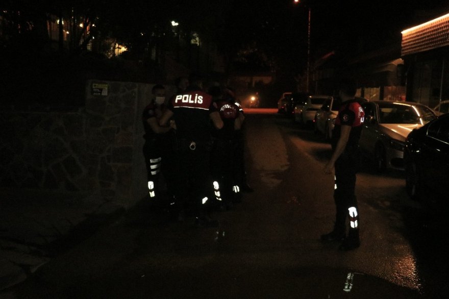 Adana'da restoran çıkışında kadın ayağından vuruldu!