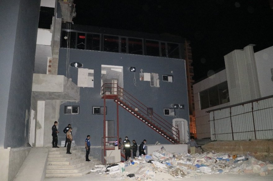 Hırsız polisten kaçtı, inşaattan düştü