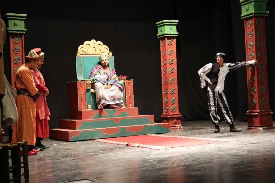 Adana Büyükşehir Belediyesi Şehir Tiyatroları sezonu 3 oyunla açıyor
