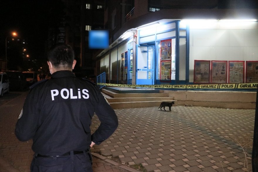 Adana Pınar Mahallesi'nde kar maskeli, pompalı tüfekli market soygunu!