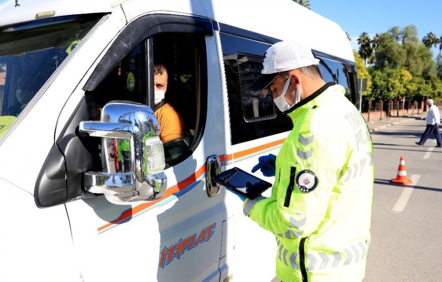 Asker kaçağı dolmuş sürücüsü kovid uygulamasında yakalandı