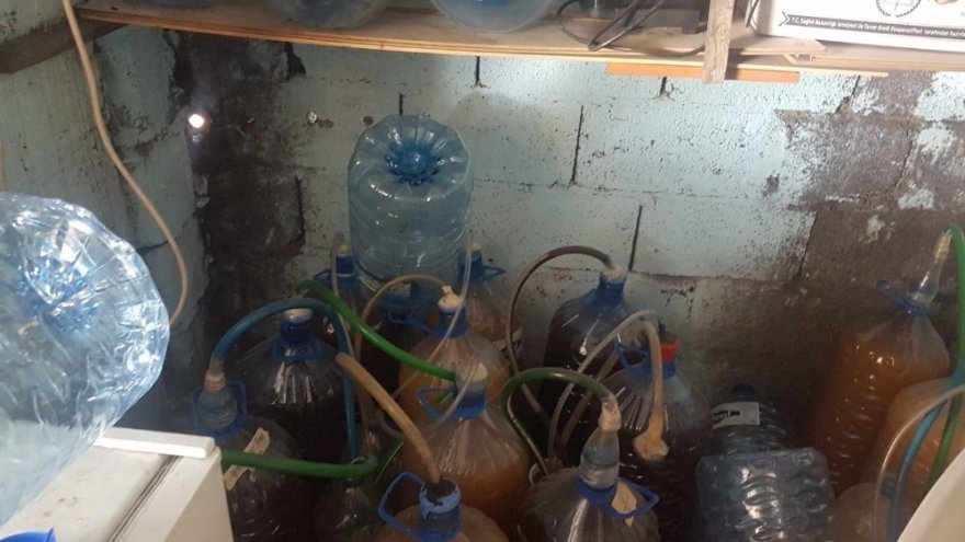 Düdüklü tencereyle sahte içki yaptılar