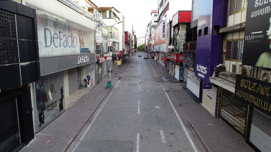 Adana’da caddeler boşaldı, kent hayalet şehre döndü