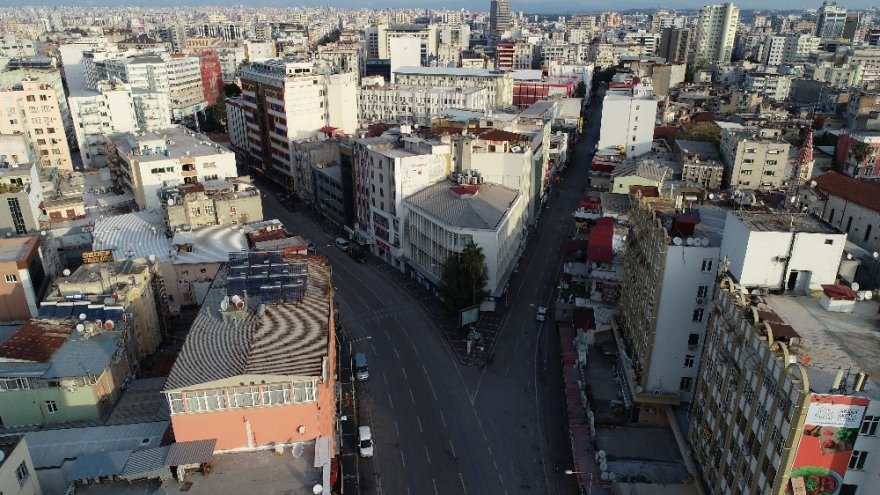 Adana’da caddeler boşaldı, kent hayalet şehre döndü