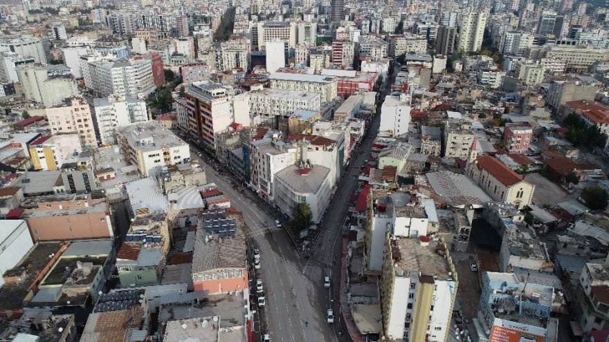 Adana’nın tarihi mekanları sessizliğe büründü