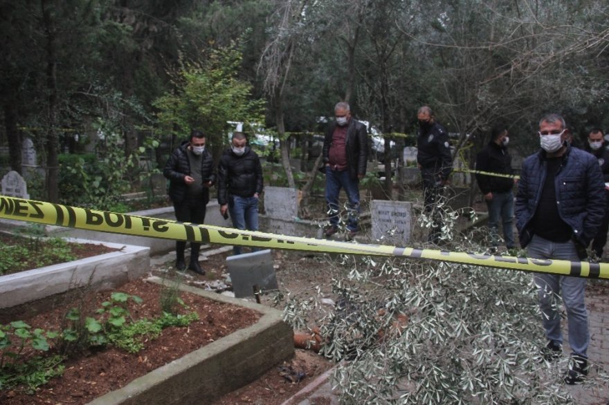 Babasının mezarı başında ölü bulundu