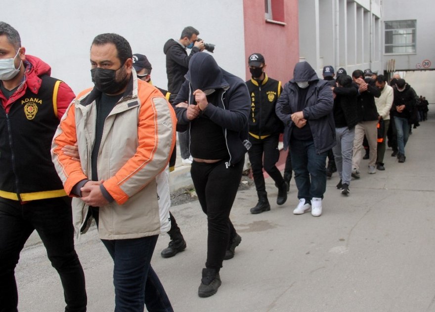 Oto hırsızlık çetesine 20 tutuklama