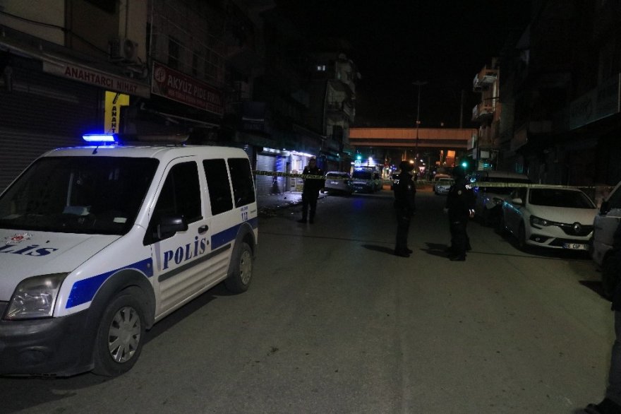 İş yerine molotof attığı sırada bekçilere yakalandı