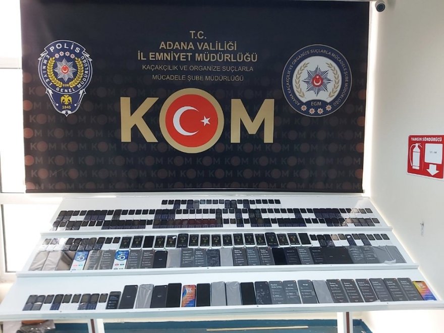 Polis 1 milyon 462 lira değerinde kaçak telefon ele geçirdi