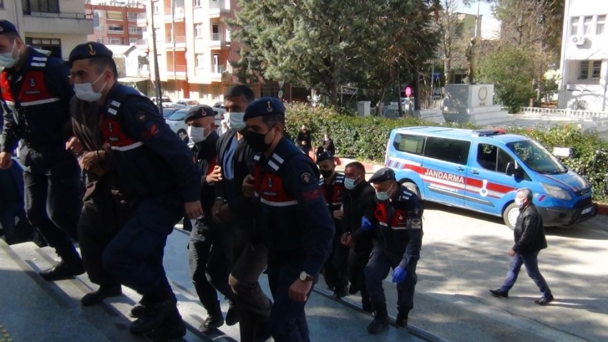 Adana’da silah kaçakçılığı ve nitelikli dolandırıcılık operasyonu; 4 tutuklama