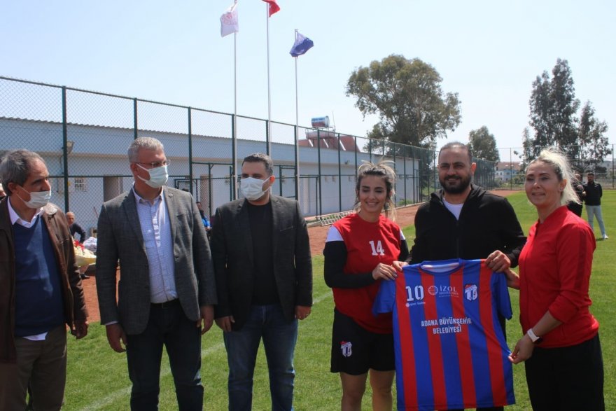 Hasan Şaş’tan kadın futbolculara teknik direktörlük sözü