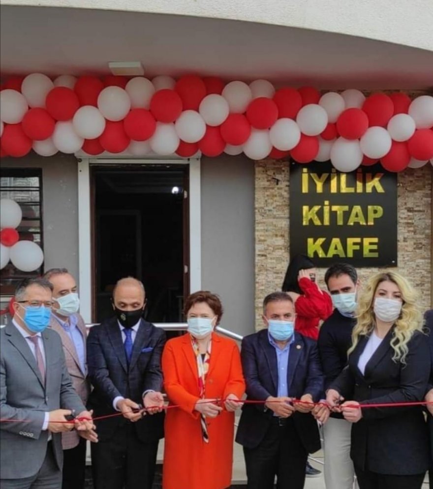 Adana’nın artık  ‘İyilik Kitap Kafe’si var