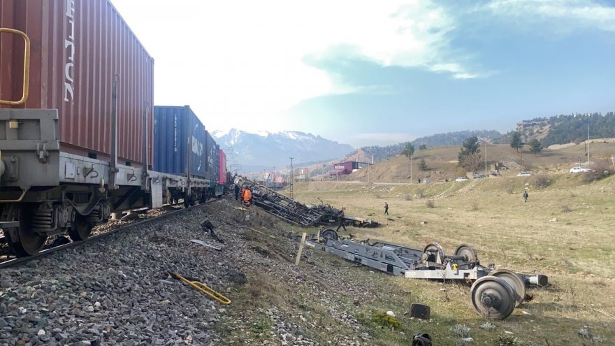 Yaralı makinistlerin tedavisi sürüyor