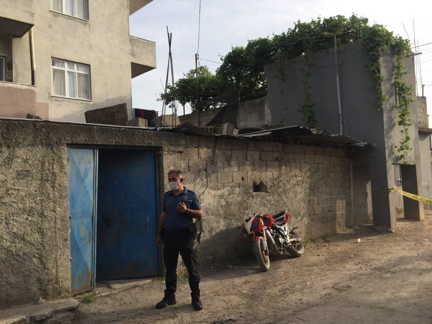 Evde patlama: 1’i çocuk 3 kişi ağır yaralandı