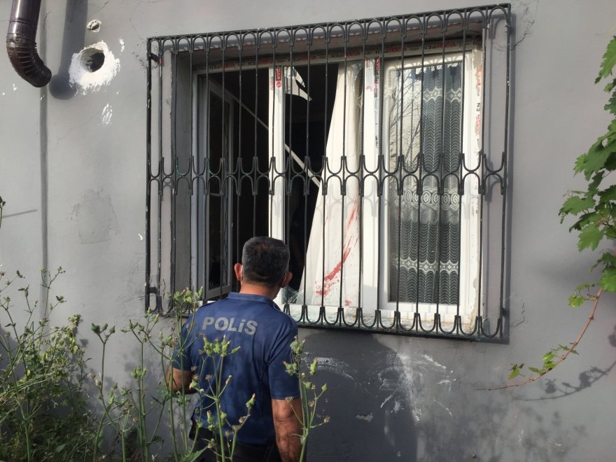Evde patlama: 1’i çocuk 3 kişi ağır yaralandı