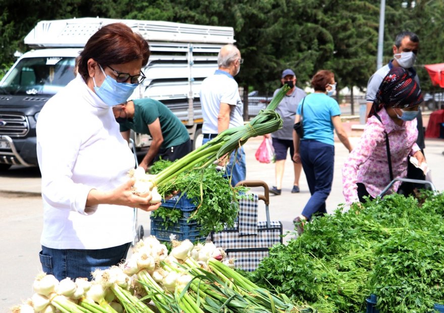 Esnaf ve vatandaşı sevindiren buluşma
