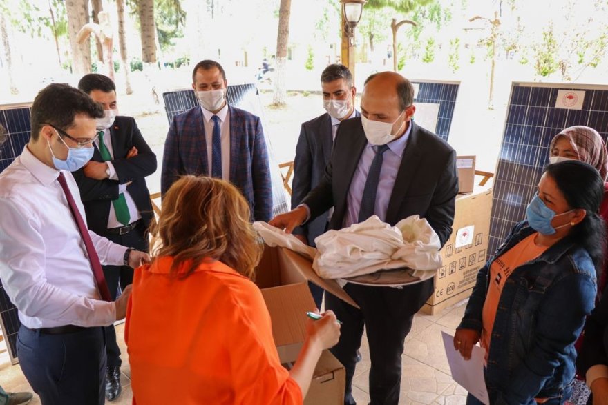 Artık “kraliçe arılar” kraliçelere emanet