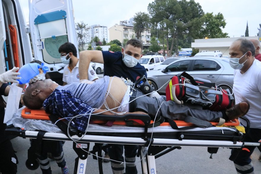 Sulama kanalına düşen kişiyi vatandaşlar kurtardı