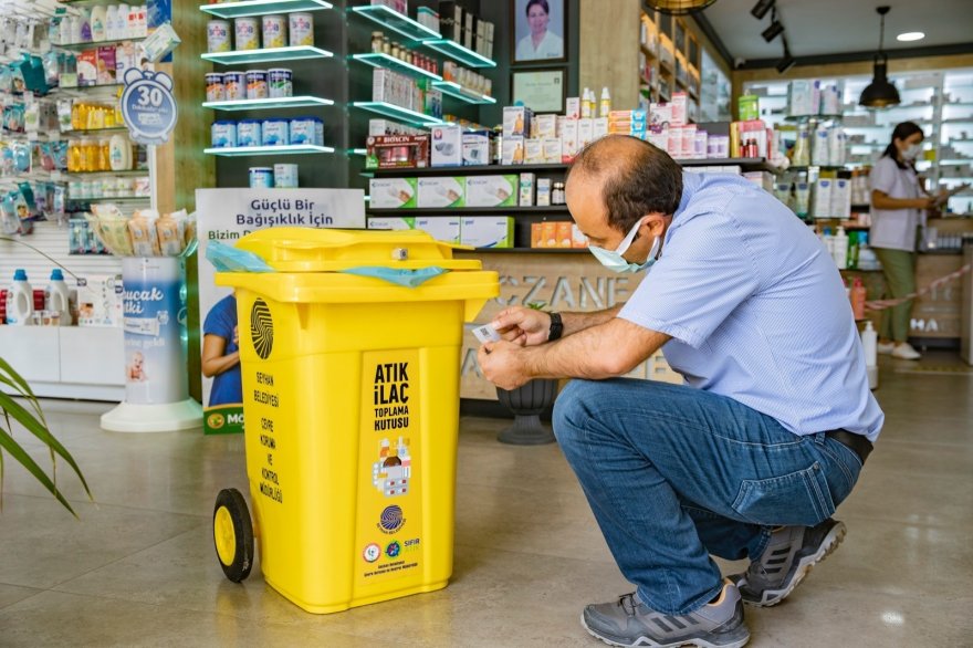 Adana’da atık ilaçlar toplanıyor