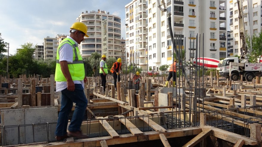 Mansur Yavaş, Adana Büyükşehir’in kreş temel atma törenine katıldı