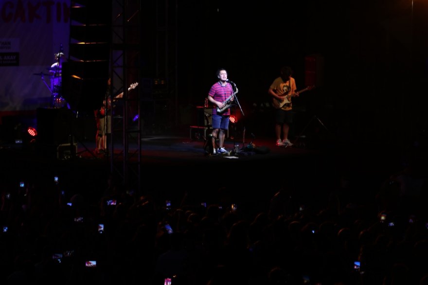 Adanalılar Pinhani konserine akın etti