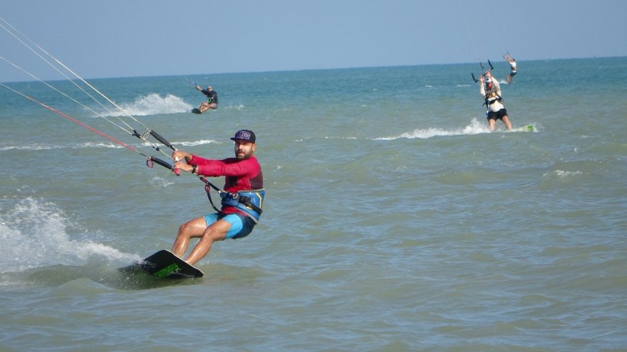 Adana kitesurf merkezi oluyor