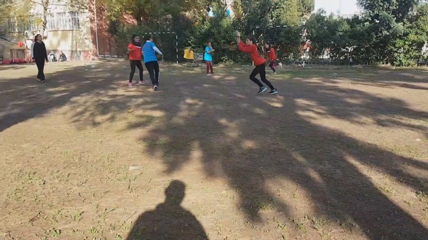 Toprak sahadan milli takıma