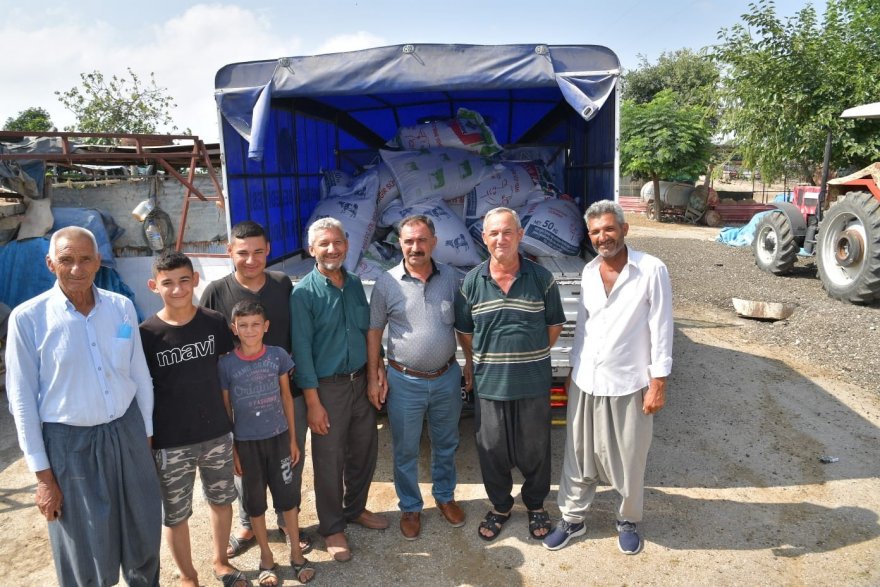 Hibe yemler besiciye dağıtıldı