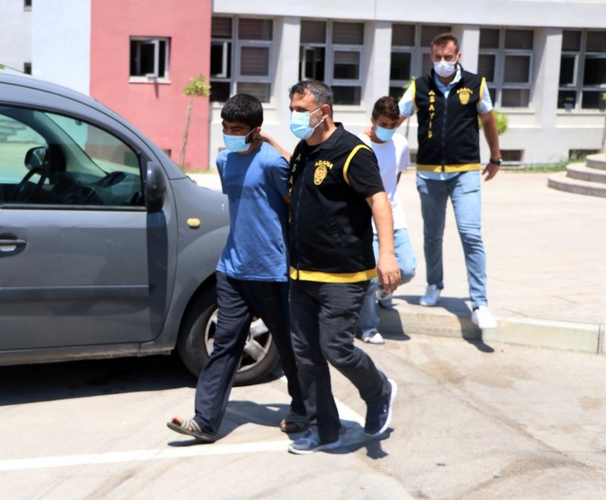 Yaşlı kadının altın kolyesini çalan 3 kardeş tutuklandı