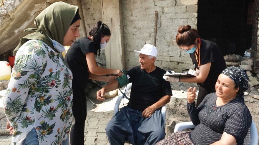 Adana Büyükşehir Belediyesi'nden yangınzedelere yardım