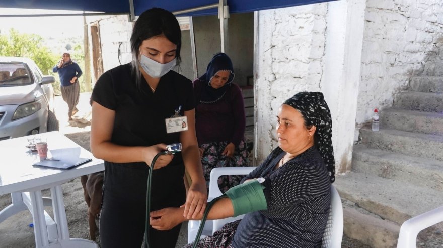 Adana Büyükşehir Belediyesi'nden yangınzedelere yardım