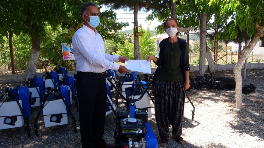 Tapanlı kadın üreticilere FAO ve devletten çapa makinesi desteği