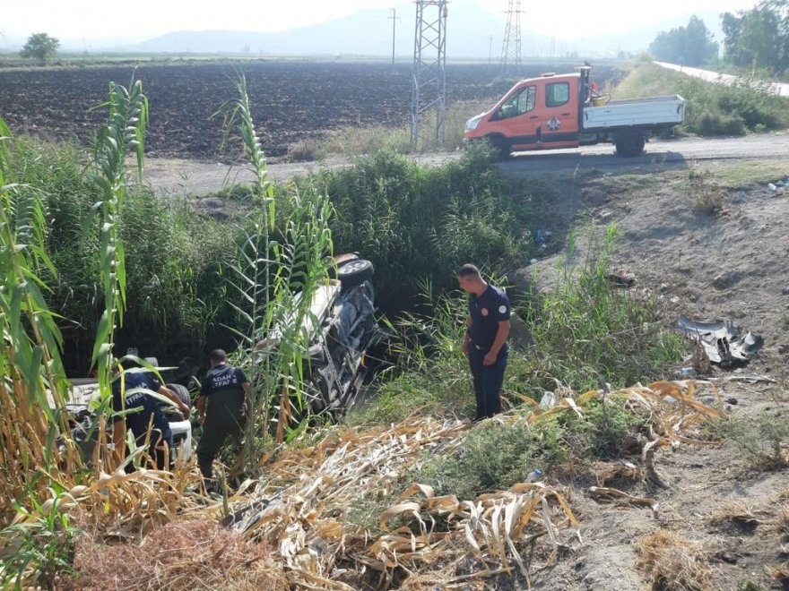 Adana’da iki otomobil çarpıştı: 3 yaralı