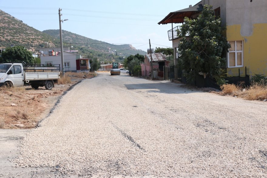 Kozan’da asfalt seferberliği