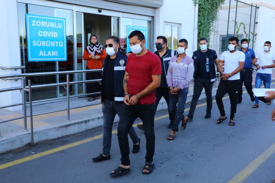 Adana’da 4 göçmen kaçakçısı tutuklandı