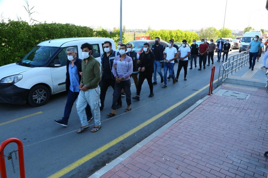 Adana’da 4 göçmen kaçakçısı tutuklandı