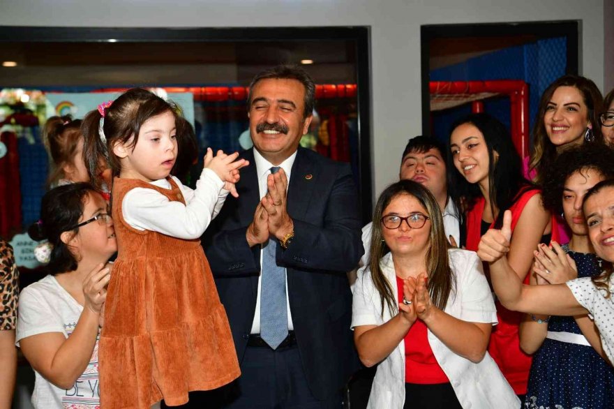 Başkan Soner Çetin özel çocuklarla kahvaltıda buluştu
