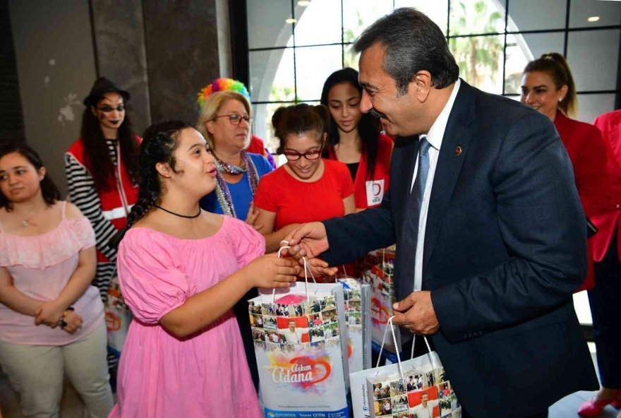 Başkan Soner Çetin özel çocuklarla kahvaltıda buluştu