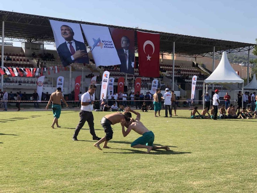 İsmet Atlı Karakucak Güreşleri’nde İbrahim Bölükbaşı başpehlivan oldu