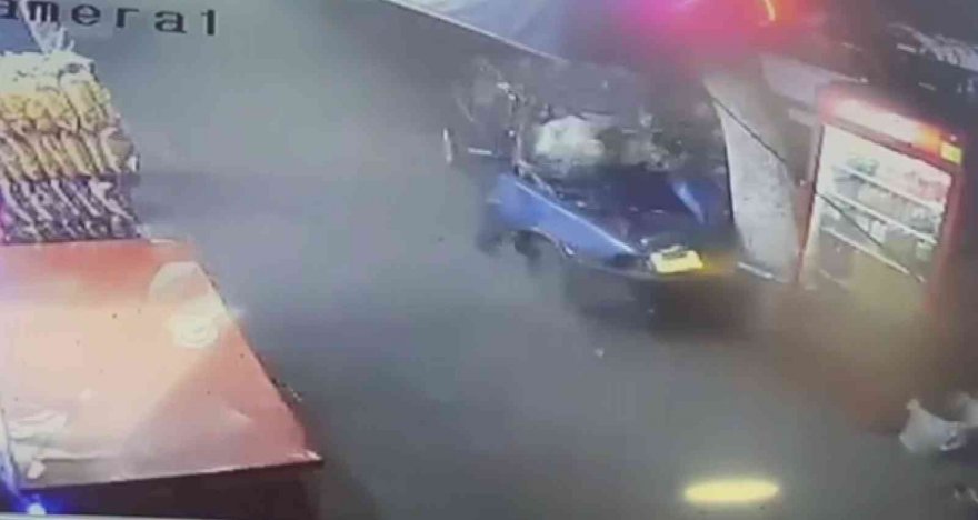 Otomobil kullanırken karısıyla tartışınca ağaca çarptı